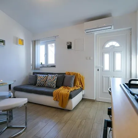 Apartment G&b Zadar