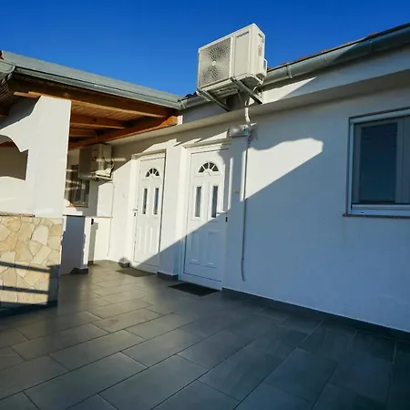 G&b Apartment *
