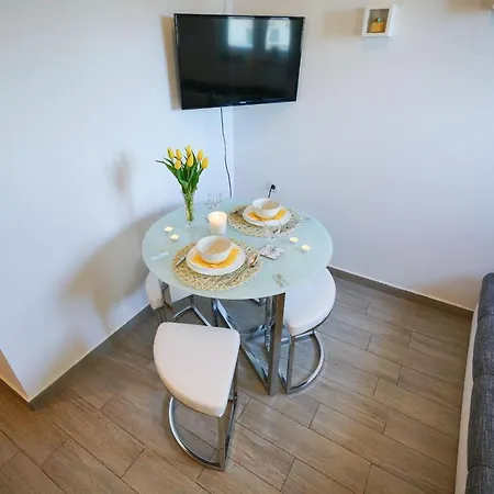 Apartment G&b